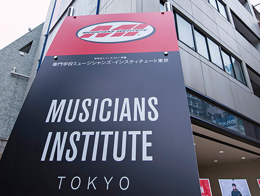 黎尼斯-MI tokyo.jpg